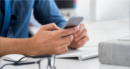 male text messaging glasses featured img 600x320